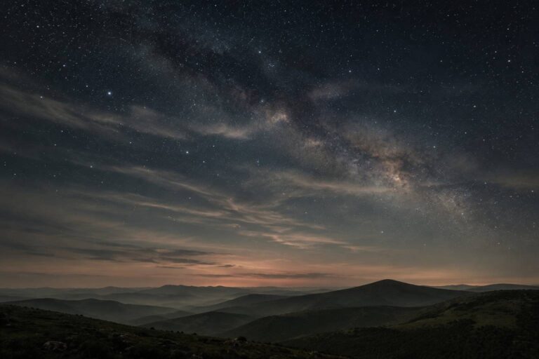 Votre Horoscope pour le Dernier Mercure Rétrograde de 2025 : Préparez-vous aux Influences Cosmiques